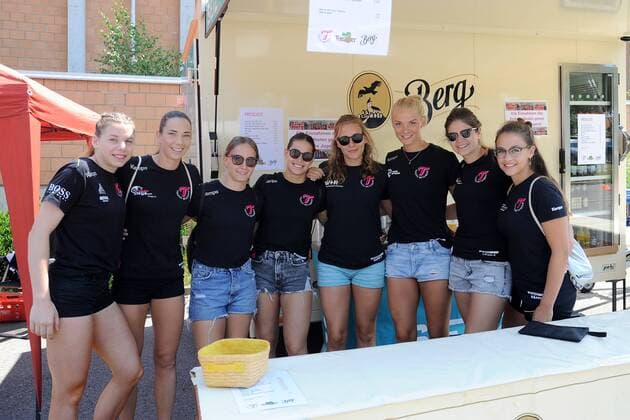 li.Lena Schmid (TusSies Metzingen) mi.Monika Kobylinska (TusSies Metzingen),Dorina Korsos (TusSies Metzingen),Julia Harsfalvi (TusSies Metzingen),Marija Obradovic (TusSies Metzingen),Shenia Minevskaja (TusSies Metzingen),Patricia Kovacs (TusSies Metzingen) re.Annabelle Sattler (TusSies Metzingen) TusSies Metzingen,Handball,Ligaspiel;Vorbereitung,08.07.2018;Foto:TBaur Eibner 2. TusSies Metzingen Sommerfest Metzingen Copyright: xEIBNER TobiasxBaurx EP_TBR
