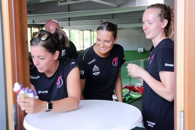 li.Kelly Vollebregt (TusSies Metzingen) mi.Julia Behnke (TusSies Metzingen) re.Maren Weigel (TusSies Metzingen) TusSies Metzingen,Handball,Ligaspiel;Vorbereitung,08.07.2018;Foto:TBaur Eibner 2. TusSies Metzingen Sommerfest Metzingen Copyright: xEIBNER TobiasxBaurx EP_TBR