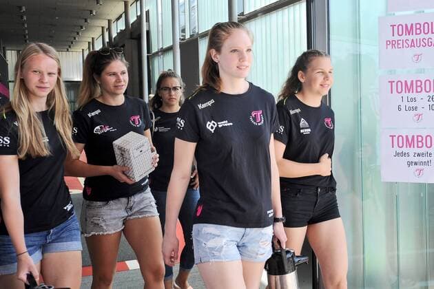 li.Tamara Haggerty (TusSies Metzingen) hi.Patricia Kovacs (TusSies Metzingen),Annabelle Sattler (TusSies Metzingen) vo.Madita Kohorst (TusSies Metzingen) re.Lena Schmid (TusSies Metzingen) TusSies Metzingen,Handball,Ligaspiel;Vorbereitung,08.07.2018;Foto:TBaur Eibner 2. TusSies Metzingen Sommerfest Metzingen Copyright: xEIBNER TobiasxBaurx EP_TBR