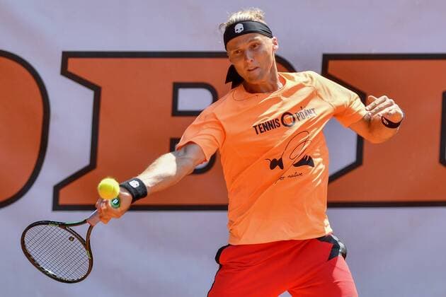 GER, 1. Tennis-Point Bundesliga Herren, Allpresan Rochusclub BL-Team vs. GERRY WEBER-Team BW Halle 1 08.09.2018, GER, Allpresan Rochusclub BL-Team vs. GERRY WEBER-Team BW Halle 1, im Bild Kovalik, Jozef SVK beim Vorhandschlag