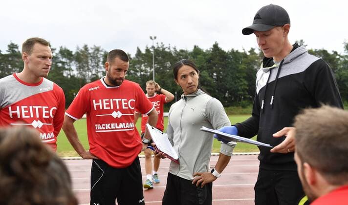 10.07.2018 - Handball - 1. Bundesliga - Saison 2018 2019 - HC Erlangen HCE - Fitness-Test Laktat-Test - - von links : Martin Murawski (24, HC Erlangen HCE ) Florian von Gruchalla (36, HC Erlangen HCE ) Chi-An Thai ( Athletik-Trainer HC Erlangen HCE ) Dr. Andreas Wittke ( Athletik-Trainer HC Erlangen HCE )