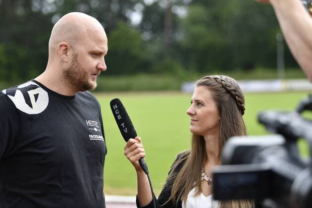 10.07.2018 - Handball - 1. Bundesliga - Saison 2018 2019 - HC Erlangen HCE - Fitness-Test Laktat-Test - - Adalsteinn Eyjolfsson (Trainer HC Erlangen HCE ) und Mira Olk (Medien und Kommunikation HC Erlangen HCE )