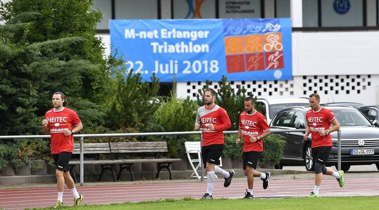 10.07.2018 - Handball - 1. Bundesliga - Saison 2018 2019 - HC Erlangen HCE - Fitness-Test Laktat-Test - - von links : Johannes Sellin (5, HC Erlangen HCE ) Nico Büdel (20, HC Erlangen ) Florian von Gruchalla (36, HC Erlangen HCE ) Martin Murawski (24, HC Erlangen HCE )