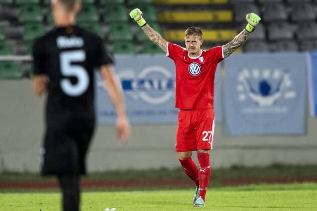 180710 Goalkeeper Johan Dahlin of Malmö FF celebrates after winning the UEFA Champions League qualifying match between FC Drita and Malmö FF on July 10, 2018 in Pristina. Photo: Ludvig Thunman BILDBYRN kod LT 35501 Copyright: LUDVIGxTHUNMAN BB180710LT109
