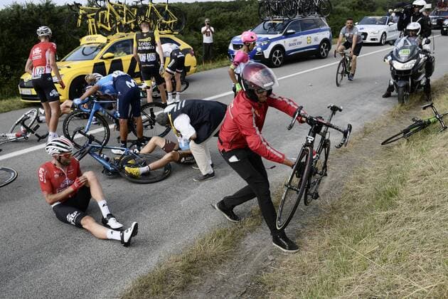 SARZEAU, FRANCE - JULY 10 : crash VANENDERT Jelle (BEL) of Lotto Soudal during stage 4 of the 105th edition of the 2018 Tour de France cycling race, a stage of 195 kms between La Baule and Sarzeau on July 10, 2018 in Sarzeau, France, 10 07 18 CYCLISME : Tour de France - Etape 4 - La Baule Sarzeau - 10 07 2018 PhotoNews Panoramic  1564646