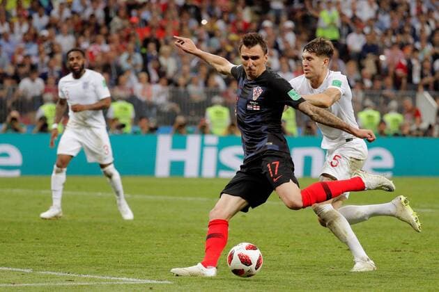 WM 2018, Kroatien - England Croatian forward Mario Mandzukic (C) kicks the ball to score during the FIFA World Cup WM Weltmeisterschaft Fussball 2018 semi-finals soccer match between Croatia and England, at Luzhniki Stadium in Moscu, Russia, 11 July 2018. CROATIA VS. ENGLAND !ACHTUNG: NUR REDAKTIONELLE NUTZUNG!  Copyright: xLavandeiraxjrx FWC62-189 20180711-636669448282307634
