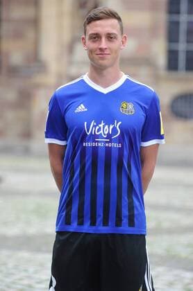Das Team des 1. FC Saarbrücken am Donnerstag (12.07.2018) vor der Ludwigskirche in Saarbrücken. Im Bild: Nino Miotke ( 28).
