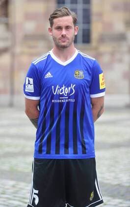 Das Team des 1. FC Saarbrücken am Donnerstag (12.07.2018) vor der Ludwigskirche in Saarbrücken. Im Bild: Steven Zellner ( 5).