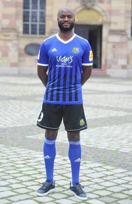 Das Team des 1. FC Saarbrücken am Donnerstag (12.07.2018) vor der Ludwigskirche in Saarbrücken. Im Bild: José Pierre Vunguidica ( 9).