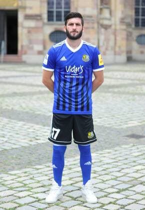 Das Team des 1. FC Saarbrücken am Donnerstag (12.07.2018) vor der Ludwigskirche in Saarbrücken. Im Bild: Im Bild: Fanol Perdedaj ( 17).