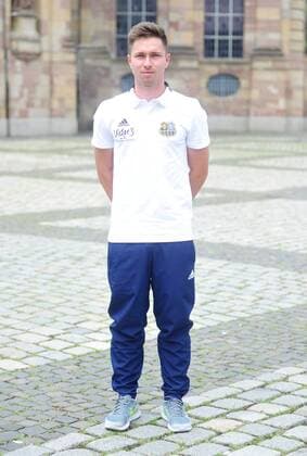 Das Team des 1. FC Saarbrücken am Donnerstag (12.07.2018) vor der Ludwigskirche in Saarbrücken. Im Bild: Christoph Fuhr (Athletiktrainer).