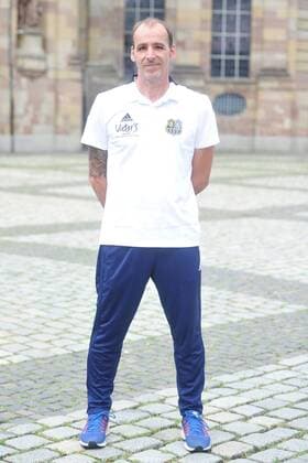Das Team des 1. FC Saarbrücken am Donnerstag (12.07.2018) vor der Ludwigskirche in Saarbrücken. Im Bild: Paulo da Palma (Physiotherapeut).