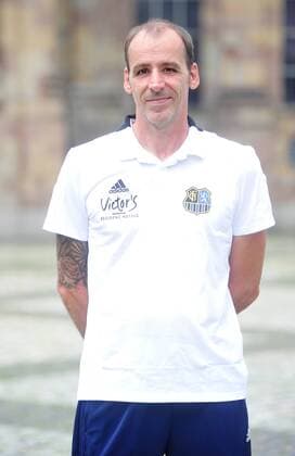 Das Team des 1. FC Saarbrücken am Donnerstag (12.07.2018) vor der Ludwigskirche in Saarbrücken. Im Bild: Paulo da Palma (Physiotherapeut).