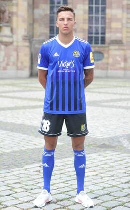 Das Team des 1. FC Saarbrücken am Donnerstag (12.07.2018) vor der Ludwigskirche in Saarbrücken. Im Bild: Nino Miotke ( 28).
