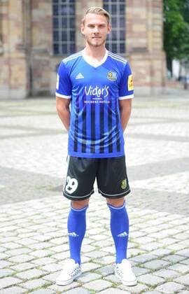 Das Team des 1. FC Saarbrücken am Donnerstag (12.07.2018) vor der Ludwigskirche in Saarbrücken. Im Bild: Pierre Fassnacht ( 29).