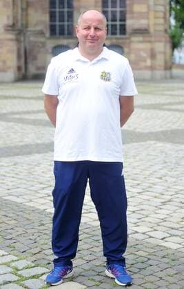 Das Team des 1. FC Saarbrücken am Donnerstag (12.07.2018) vor der Ludwigskirche in Saarbrücken. Im Bild: Rüdiger Schmid (Zeugwart).