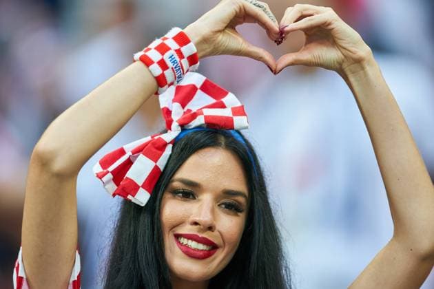 England - Croatia, Soccer, Moscow, July 11, 2018 fans, supporters, spectators, club flags, celebration. ENGLAND - CROATIA 1-2 Football FIFA World Cup WM Weltmeisterschaft Fussball 2018 RUSSIA, Semifinal, Season 2018 2019, July 11, 2018 in Moscow, Russia. Photo: MAGICS Peter Schatz