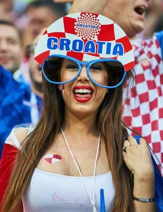 England - Croatia, Soccer, Moscow, July 11, 2018 fans, supporters, spectators, club flags, celebration. ENGLAND - CROATIA 1-2 Football FIFA World Cup WM Weltmeisterschaft Fussball 2018 RUSSIA, Semifinal, Season 2018 2019, July 11, 2018 in Moscow, Russia. Photo: MAGICS Peter Schatz