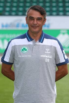 11.07.2018 - SpVgg Spielvereinigung Greuther Fürth Kleeblatt - 2. Fußball Bundesliga BL - Saison 2018 2019 - Fototermin Porträttermin Portraittermin - JüRa - Damir Buric (Trainer SpVgg Greuther Fürth ) Einzelbild Einzelfoto Portrait Porträt Kopfbild