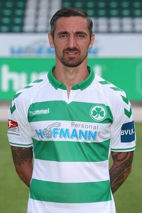 11.07.2018 - SpVgg Spielvereinigung Greuther Fürth Kleeblatt - 2. Fußball Bundesliga BL - Saison 2018 2019 - Fototermin Porträttermin Portraittermin - JüRa - Roberto Hilbert (19, SpVgg Greuther Fürth ) Einzelbild Einzelfoto Portrait Porträt Kopfbild