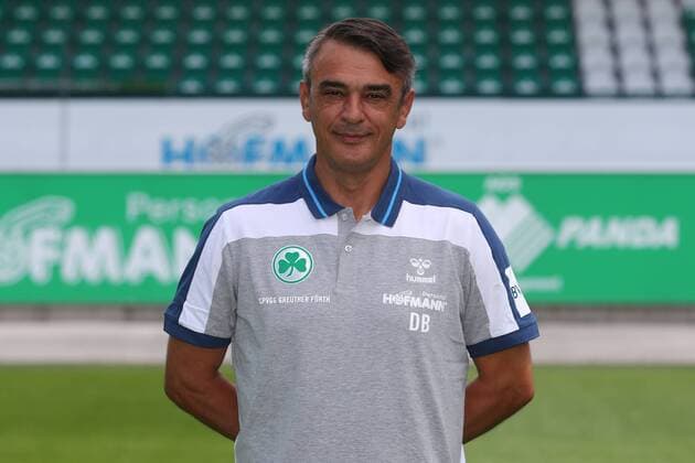 11.07.2018 - SpVgg Spielvereinigung Greuther Fürth Kleeblatt - 2. Fußball Bundesliga BL - Saison 2018 2019 - Fototermin Porträttermin Portraittermin - JüRa - Damir Buric (Trainer SpVgg Greuther Fürth ) - Einzelbild Einzelfoto Portrait Porträt Kopfbild