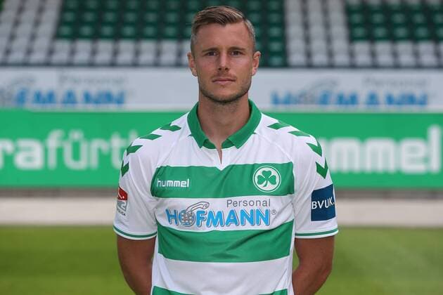 11.07.2018 - SpVgg Spielvereinigung Greuther Fürth Kleeblatt - 2. Fußball Bundesliga BL - Saison 2018 2019 - Fototermin Porträttermin Portraittermin - JüRa - Richard Magyar ( 5, SpVgg Greuther Fürth ) Einzelbild Einzelfoto Portrait Porträt Kopfbild