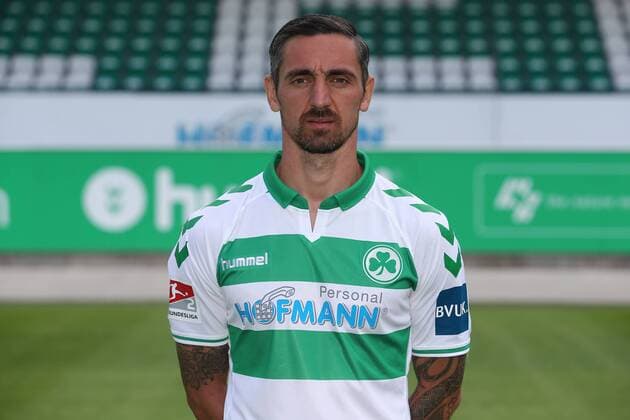 11.07.2018 - SpVgg Spielvereinigung Greuther Fürth Kleeblatt - 2. Fußball Bundesliga BL - Saison 2018 2019 - Fototermin Porträttermin Portraittermin - JüRa - Roberto Hilbert (19, SpVgg Greuther Fürth ) Einzelbild Einzelfoto Portrait Porträt Kopfbild