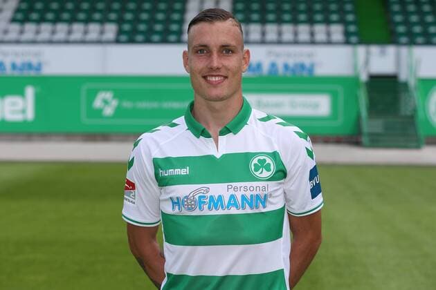 11.07.2018 - SpVgg Spielvereinigung Greuther Fürth Kleeblatt - 2. Fußball Bundesliga BL - Saison 2018 2019 - Fototermin Porträttermin Portraittermin - JüRa - David Raum (11, SpVgg Greuther Fürth ) Einzelbild Einzelfoto Portrait Porträt Kopfbild