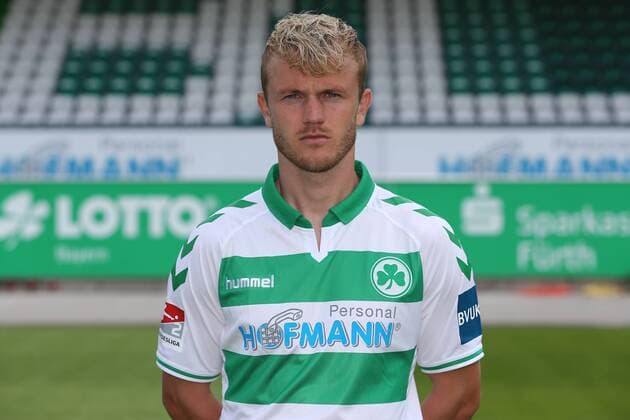 11.07.2018 - SpVgg Spielvereinigung Greuther Fürth Kleeblatt - 2. Fußball Bundesliga BL - Saison 2018 2019 - Fototermin Porträttermin Portraittermin - JüRa - Nik Omladic (21, SpVgg Greuther Fürth ) Einzelbild Einzelfoto Portrait Porträt Kopfbild