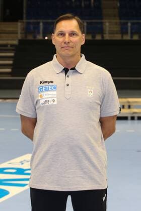 Physiotherapeut Andreas Grote (SC Magdeburg) - 1.BL Handball Bundesliga Saison 2018-2019 offizeller Fototermin Porträttermin 2018 2019 SC Magdeburg in der GETEC Arena in Magdeburg - Einzelbild,Portrait,Deutschland, Handball, Mann, Maenner,11.07.2018