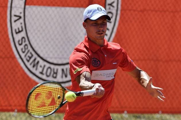 GER, 1. Tennis-Point Bundesliga Herren, Kölner THC Stadion Rot-Weiss vs. Badwerk Gladbacher HTC 13.07.2018, Kölner THC Stadion Rot-Weiss, GER, 1. TP-BL, Kölner THC Stadion Rot-Weiss vs. Badwerk Gladbacher HTC, im Bild Fucsovics, Marton HUN beim Vorhandschlag