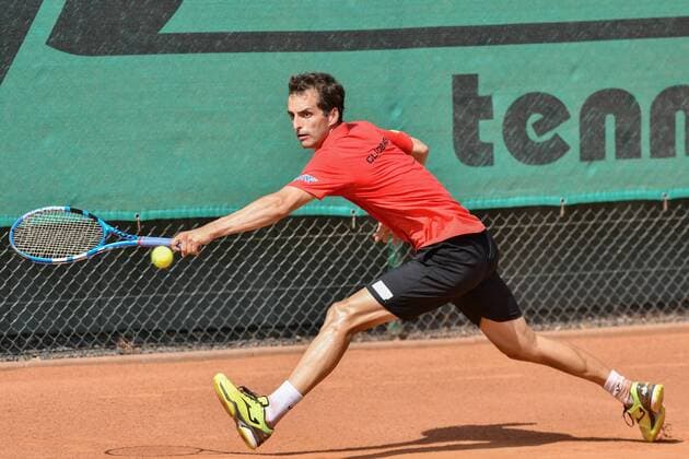 GER, 1. Tennis-Point Bundesliga Herren, Kölner THC Stadion Rot-Weiss vs. Badwerk Gladbacher HTC 13.07.2018, Kölner THC Stadion Rot-Weiss, GER, 1. TP-BL, Kölner THC Stadion Rot-Weiss vs. Badwerk Gladbacher HTC, im Bild Ramos-Vinolas, Albert ESP beim Rueckhandschlag