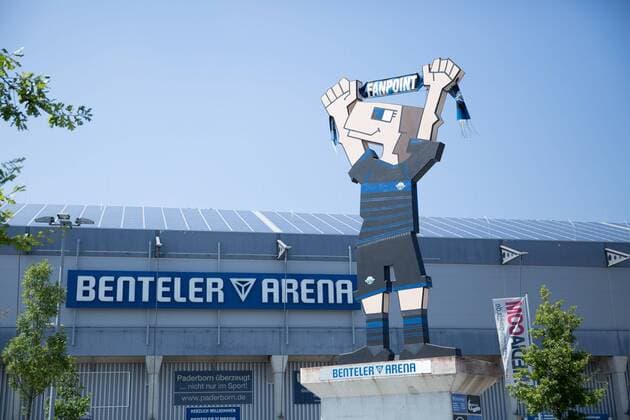 Fußball, Stadiongeschichte SC Paderborn Paderborn, Deutschland 13.07.2018: 2. Bundesliga - 2018 2019 - Portraettermin SC Paderborn Die Benteler-Arena des SC Paderborn 07 Paderborn Nordrhein-Westfalen Deutschland Benteler Arena