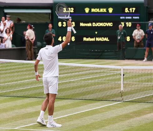 Novak Djokovic jubelt nach seinem Sieg,Jubel,Freude,Emotion, Anzeigetafel, Scoreboard, Resultat, Copyright: xJuergenxHasenkopfx