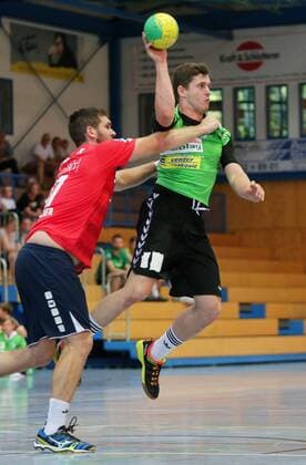 BAU 14.07.2018 Ditzingen Handball SG BBM Bietigheim vs. TSF Ditzingen, v.l. Jonathan Fischer (BBM), Alexander Nicolai (Ditzingen)
