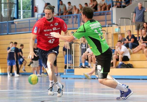 BAU 14.07.2018 Ditzingen Handball SG BBM Bietigheim vs. TSF Ditzingen, v.l. Patrick Weber (BBM), Maximilian Remmler (Ditzingen)