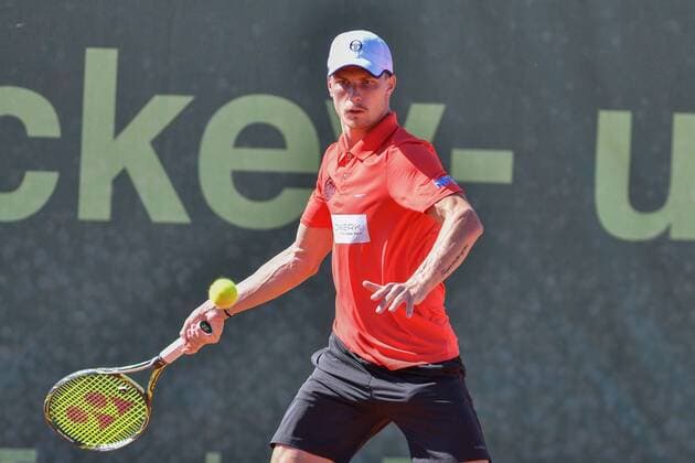 GER, 1. Tennis-Point Bundesliga Herren, Badwerk Gladbacher HTC vs. fläsh TC Weinheim 1902 1 15.07.2018, Badwerk Gladbacher HTC, GER, 1. TP-BL, Badwerk Gladbacher HTC vs. fläsh TC Weinheim 1902 1, im Bild Fucsovics, Marton HUN beim Vorhandschlag