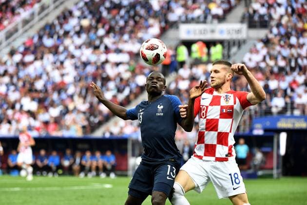 Fußball, WM Finale 2018 in Moskau, Frankreich - Kroatien Fussball, Herren, Saison 2017 18, WM in Russland, Finale Frankreich - Kroatien in Moskau (Luschniki), N golo Kante (Nr. 13, Frankreich), Ante Rebic (Nr. 18 Kroatien) , 15.07. 2018, Copyright: xMatthiasxKochx