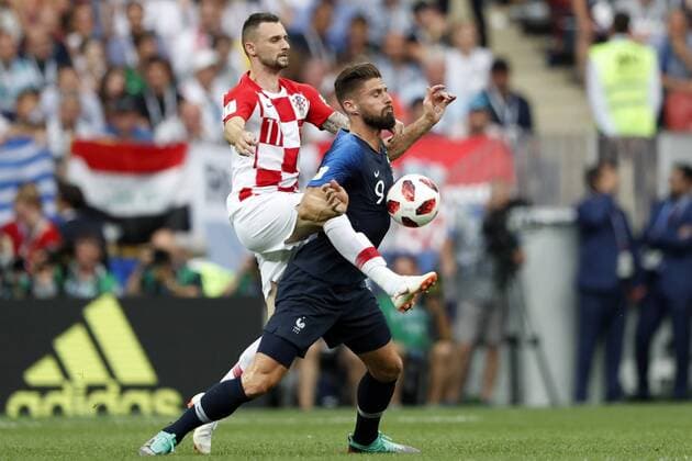 Fußball, WM Finale 2018 in Moskau, Frankreich - Kroatien (l-r) Marcelo Brozovic of Croatia, Olivier Giroud of France during the 2018 FIFA World Cup WM Weltmeisterschaft Fussball Russia Final match between France and Croatia at the Luzhniki Stadium on July 15, 2018 in Moscow, Russia FIFA World Cup 2018 Russia 2017 2018 xVIxVIxImagesx xMauricexvanxSteenxWKxIVx 11505197