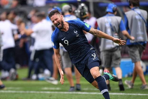 Fußball, WM Finale 2018 in Moskau, Frankreich - Kroatien WM 2018, Finale, Frankreich ist Weltmeister FUSSBALL WM 2018 FINALE ------- Frankreich - Kroatien 15.07.2018 Olivier Giroud (Frankreich) bejubelt den Gewinn der Weltmeisterschaft 2018