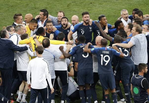 Fußball, WM Finale 2018 in Moskau, Frankreich - Kroatien France vs Croatia MOSCOU, MO - 15.07.2018: FRANCE VS CROATIA - Kylian MBAPPE of France celebrates with his teammates during match between France and Croatia valid for the final of the 2018 World Cup held at the Luzhniki Stadium in Moscow, Russia. (Photo: Rodolfo Buhrer La Imagem Fotoarena) x1568111x  RodolfoxBuhrer