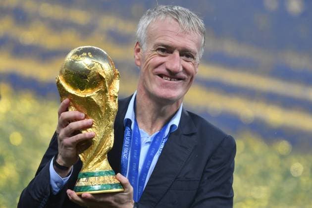 Didier DESCHAMPS, Trainer (FRA), mit Pokal,Cup,Trophaee, Siegerehrung, Victory Ceremony. Frankreich (FRA) - Kroatien (CRO) 4-2, Finale, Spiel 64, am 15.07.2018 in Moskau; Luzhniki Stadion. Fussball Weltmeisterschaft 2018 in Russland vom 14.06. - 15.07.2018. *** Didier DESCHAMPS Coach FRA with Cup Cup Trophée Award Ceremony Victory Ceremony France FRA Croatia CRO 4 2 Final match 64 on 15 07 2018 in Moscow Luzhniki Stadium Football World Cup 2018 in Russia from 14 06 15 07 2018