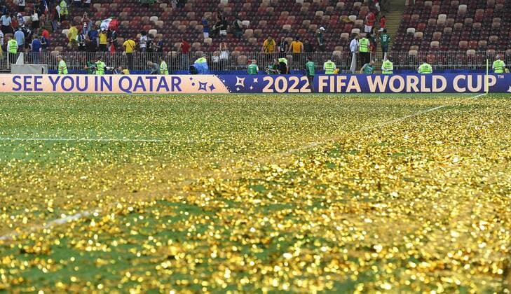 FUSSBALL WM 2018 FINALE ------- Frankreich - Kroatien 15.07.2018 Auf der Werbebande im Luschniki Stadion wird nach dem Finale; See you in Qatar 2022 FIFA World Cup WM Weltmeisterschaft Fussball eingeblendet *** FIFA World Cup 2018 FINALE France Croatia 15 07 2018 After the finals See you in Qatar 2022 FIFA World Cup will appear on the advertising panel in the Luschniki Stadium 