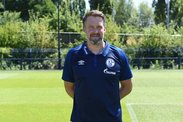 Torwarttrainer Simon Henzler; FC Schalke 04; 1.BL, Porträttermin 2018 2019