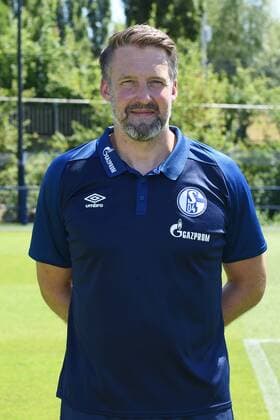 Torwarttrainer Simon Henzler; FC Schalke 04; 1.BL, Porträttermin 2018 2019
