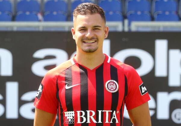 16.07.2018, xxxx, Fussball 3.Liga, SV Wehen Wiesbaden Fototermin 2018 - Porträttermin 2018 2019 emspor, v.l. Sebastian Mrowca (SV Wehen Wiesbaden) Wiesbaden