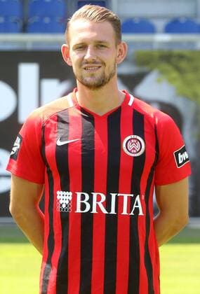 16.07.2018, xxxx, Fussball 3.Liga, SV Wehen Wiesbaden Fototermin 2018 - Porträttermin 2018 2019 emspor, v.l. Neuzugang Marc Wachs (SV Wehen Wiesbaden) Wiesbaden