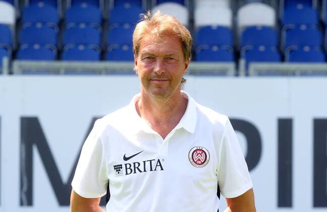 16.07.2018, xxxx, Fussball 3.Liga, SV Wehen Wiesbaden Fototermin 2018 - Porträttermin 2018 2019 emspor, v.l. Torwarttrainer Steffen Vogler (SV Wehen Wiesbaden) Wiesbaden