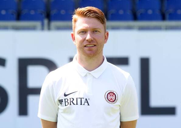 16.07.2018, xxxx, Fussball 3.Liga, SV Wehen Wiesbaden Fototermin 2018 - Porträttermin 2018 2019 emspor, v.l. Videoanalyst Paul Fernie (SV Wehen Wiesbaden) Wiesbaden