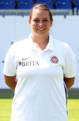 16.07.2018, xxxx, Fussball 3.Liga, SV Wehen Wiesbaden Fototermin 2018 - Porträttermin 2018 2019 emspor, v.l. Physiotherapeutin Michaela Hiemer Wiesbaden